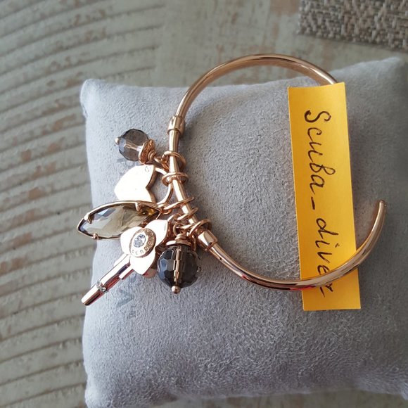 Brand New RARE Henri Bendel Rose Gold Cuff Bracelet 6 Charms - Picture 4 of 6